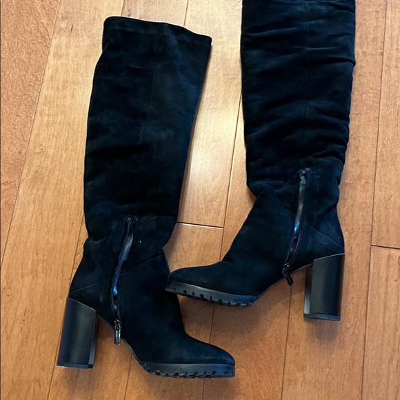 Black suede and shearling lined knee high boots with heels - Picture 13 of 16